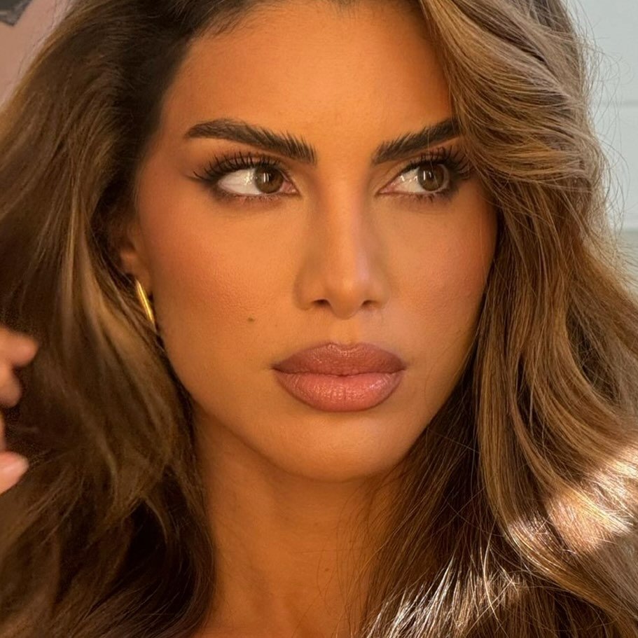 CAMILA COELHO