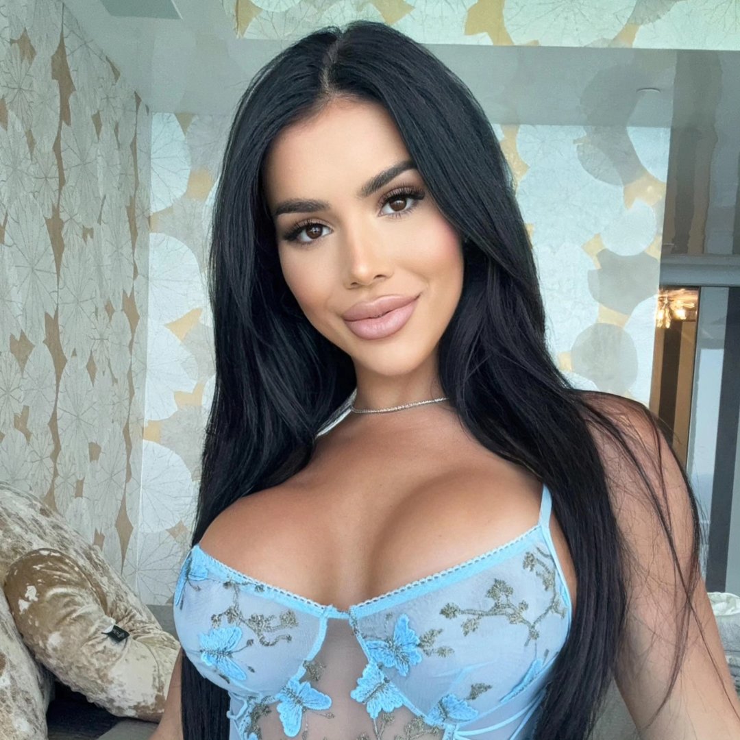 Desiree Dee