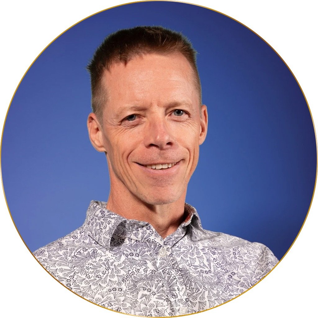 Stephen Mahoney, Expert En Relations