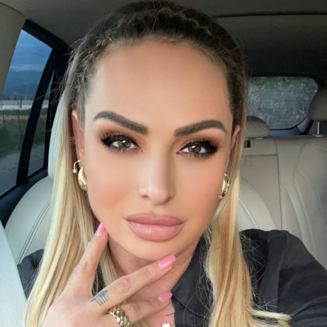 Flora Gashi