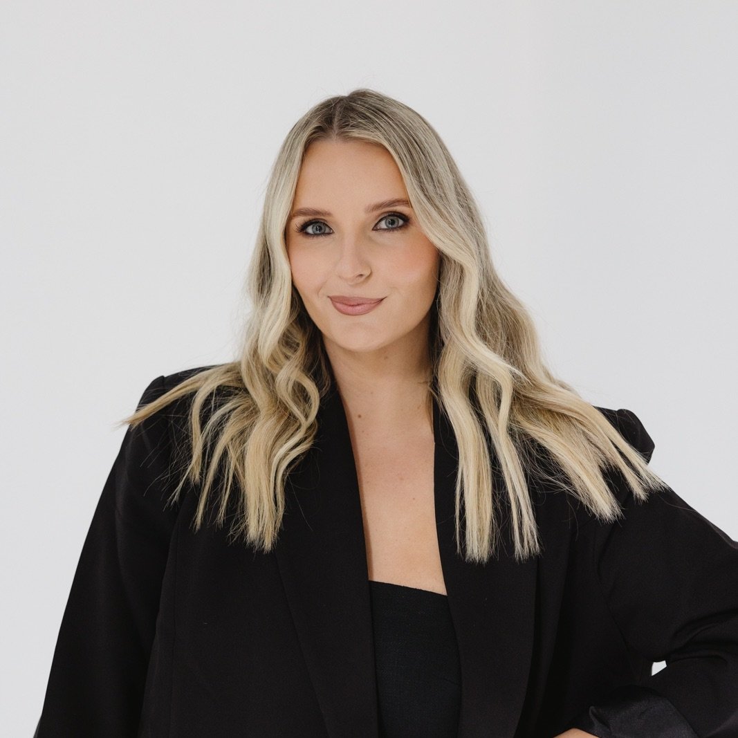 TEGAN AUSTIN • FREELANCE MASTER COLOURIST + BRIDAL STYLIST