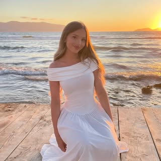 Elena Rose