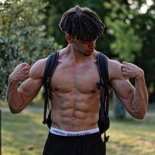 Tom Beckles | #1 Lean Bulk Coach