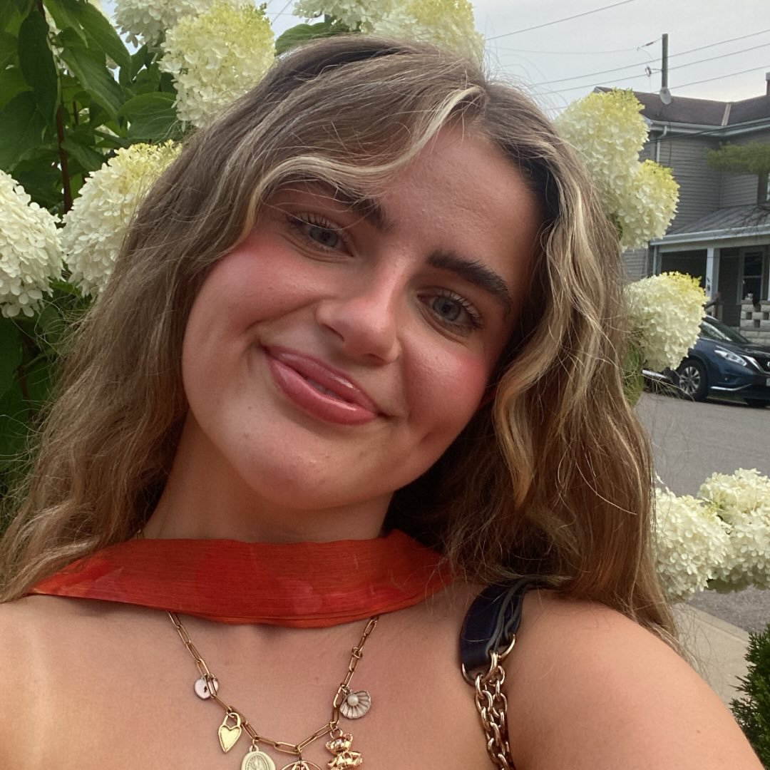 Claudia ♰₊⟡₊