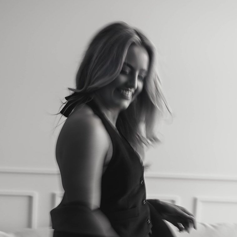 Robyn | Designer & Artist