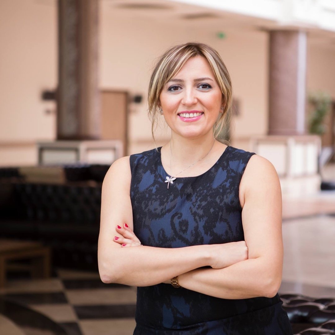 Op. Dr. Esra Çabuk Cömert