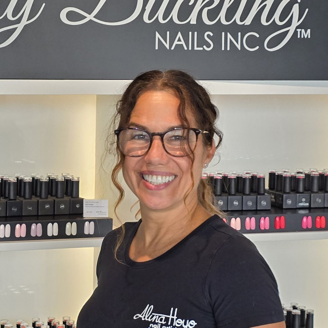 Alina Hoyo Nail Artist
