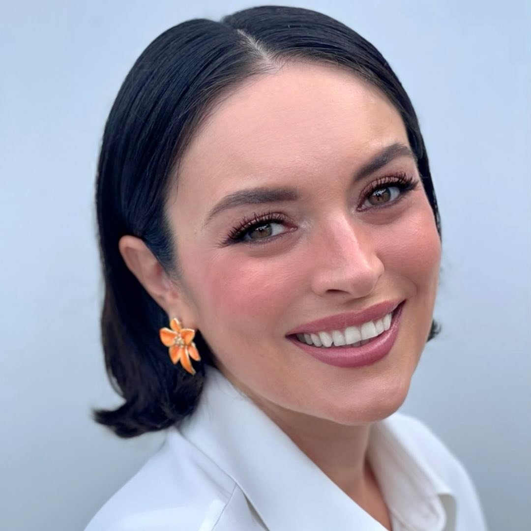 ezgi mola