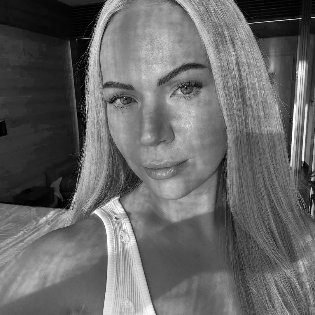 JENNI TUOMINEN