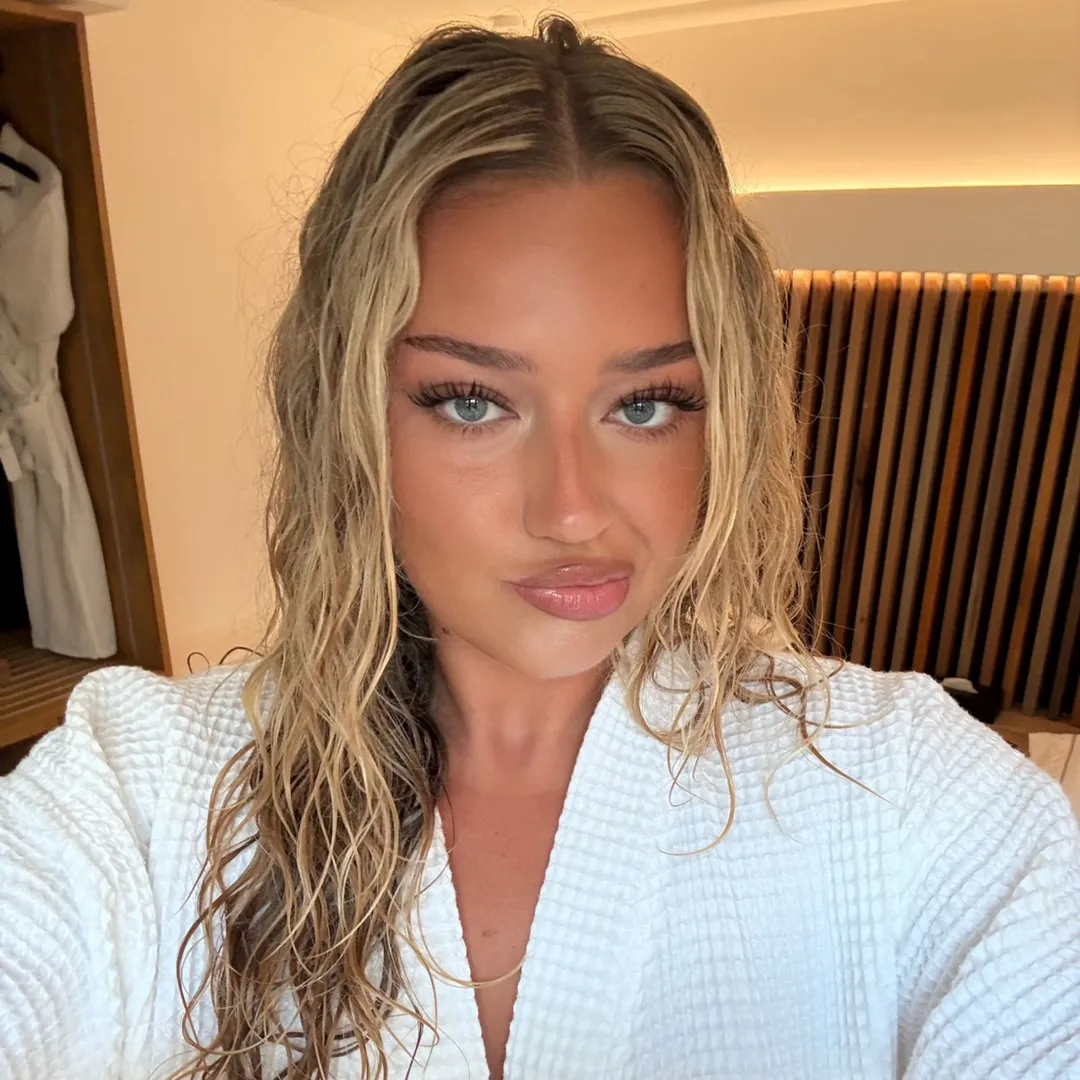 Amber Esmee Hazebroek