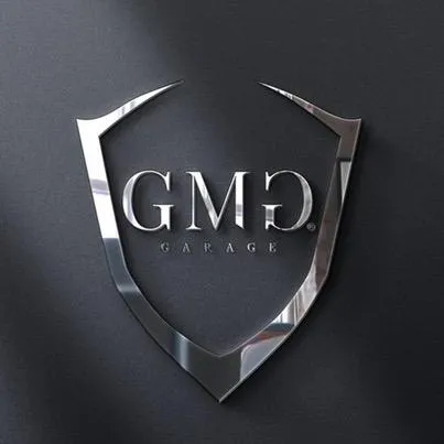 G M G G A R A G E CAR WRAP® ??