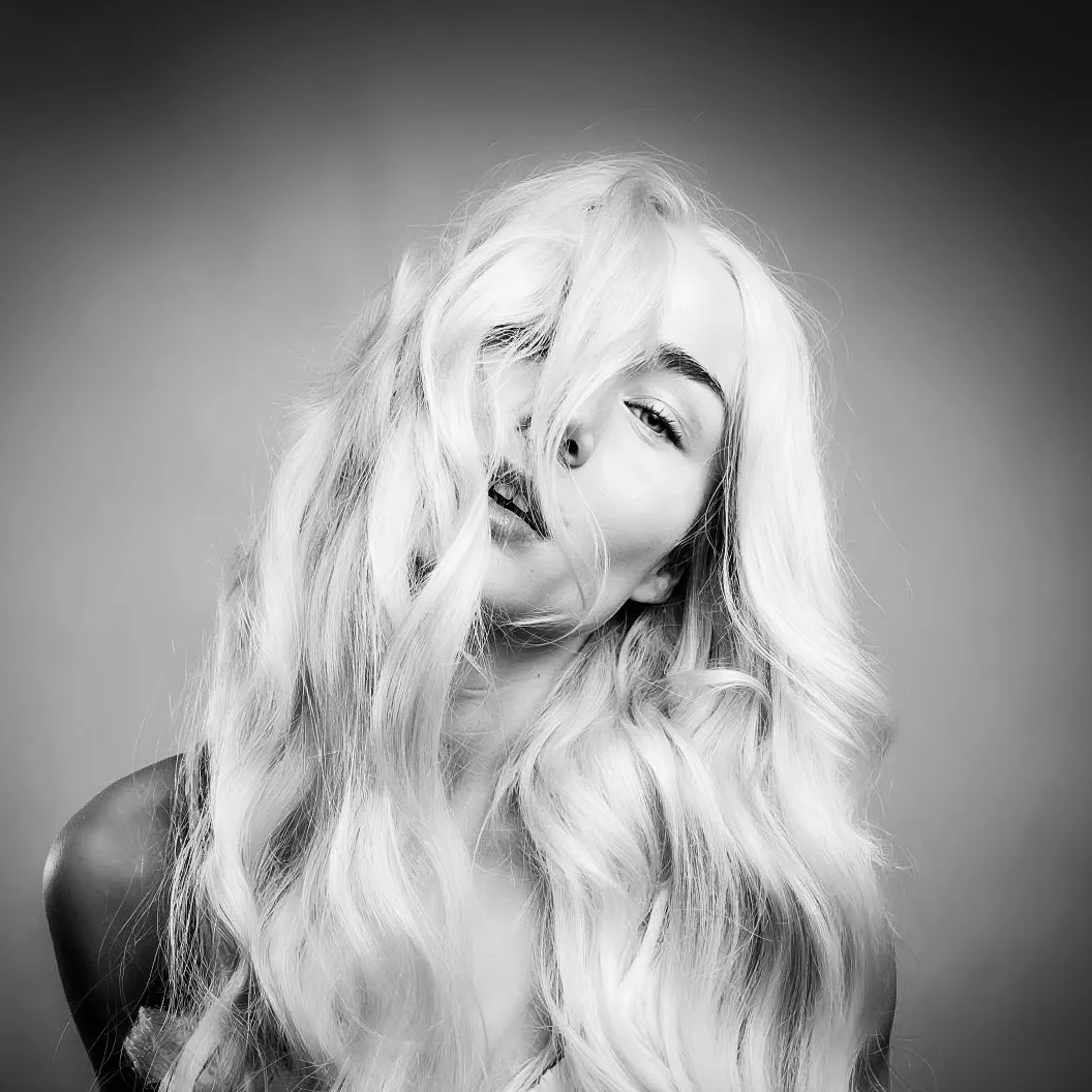 by Bente