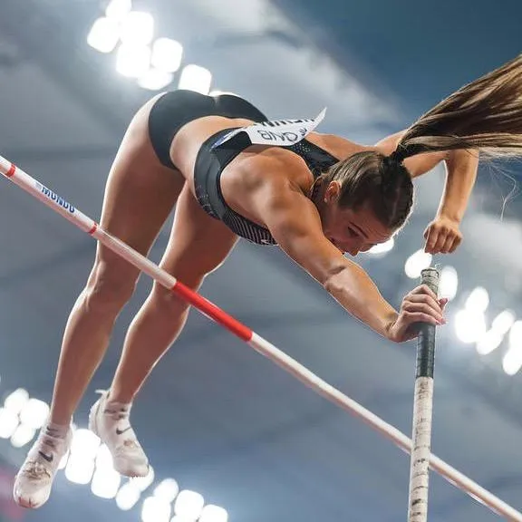 🇨🇦alysha Newman Oly🇨🇦