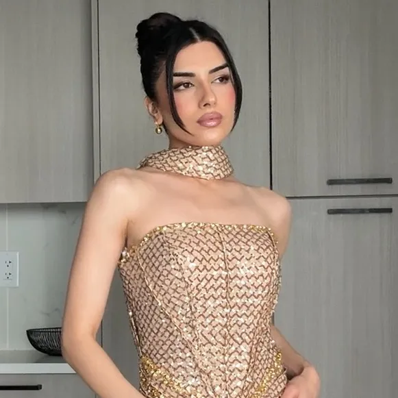 Roia Maleqazghar