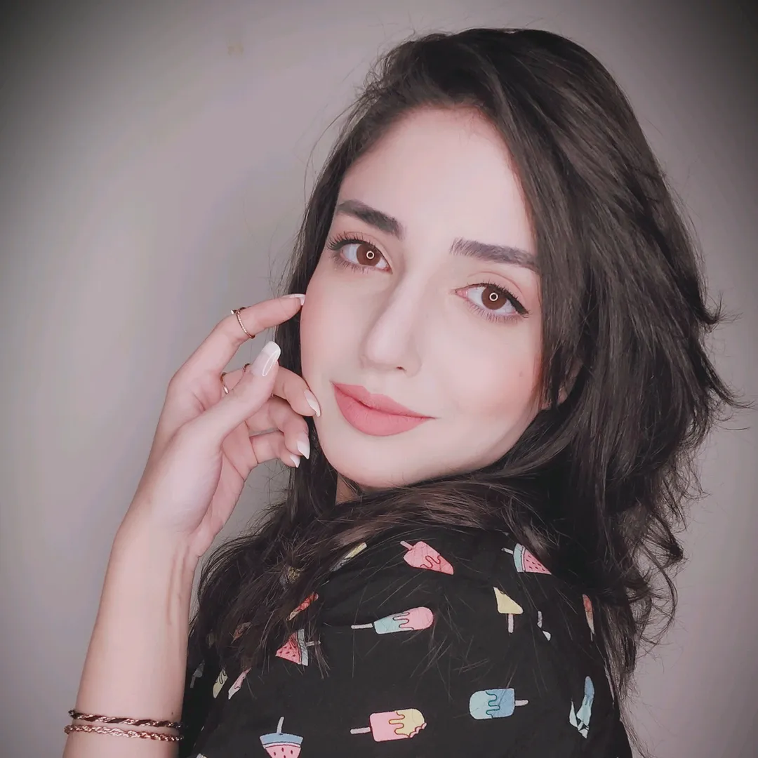 Alaa AlMunlla | آلاء المنلا