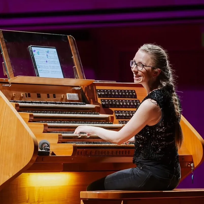 Anna Lapwood | Organist