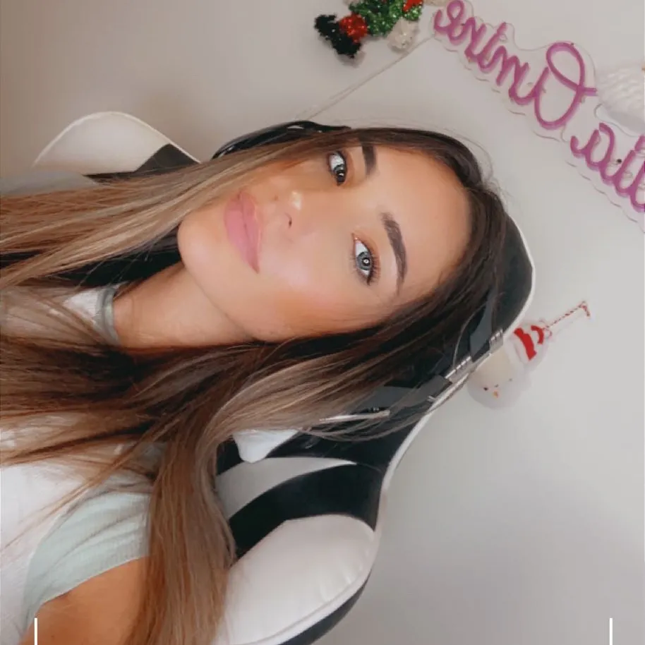 Nadia Live