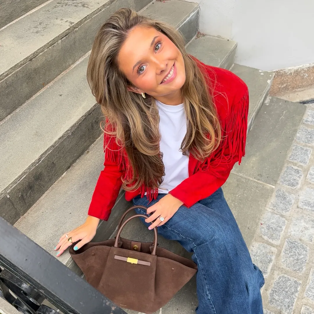 KAROLINE KRØVEL
