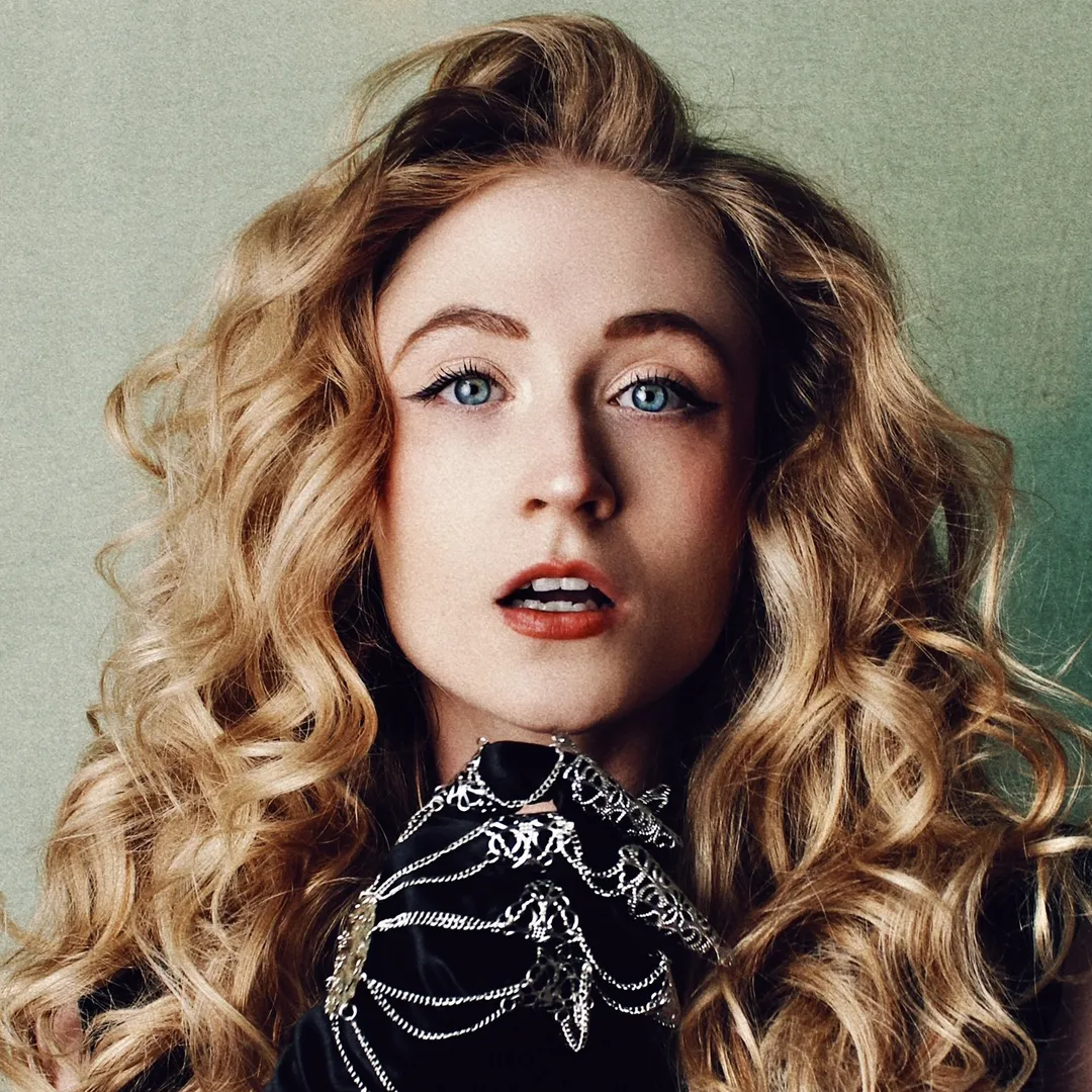 Janet Devlin