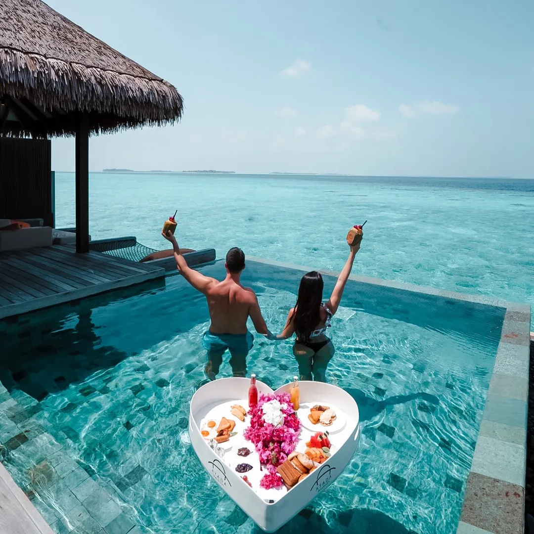Julia Gal - Luxury Travel Content Creator🌛