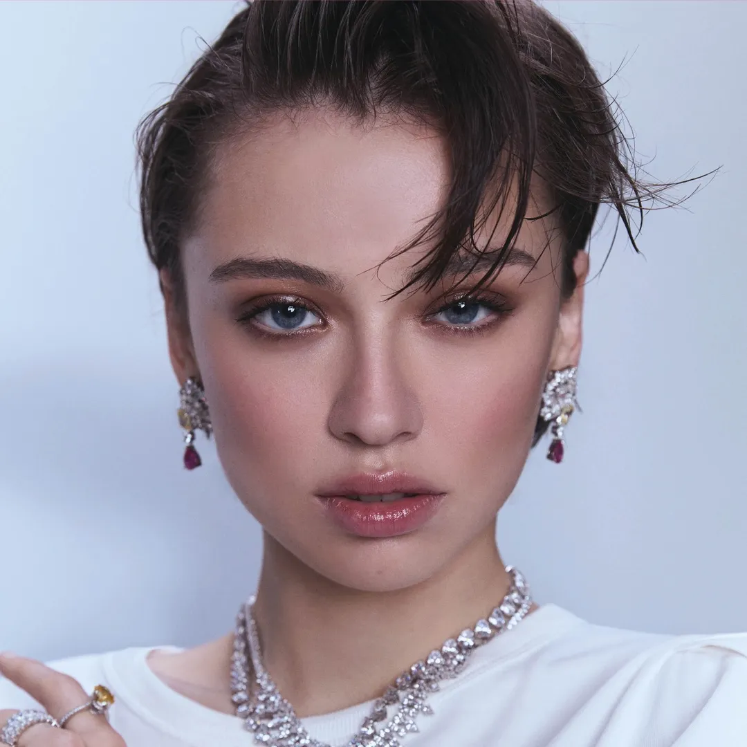 ANNA DYU