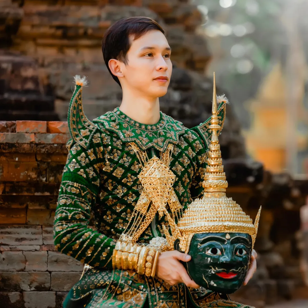 គោប្រាក់ & Rick Kh