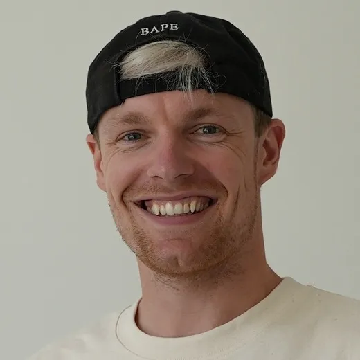 Enzo Knol