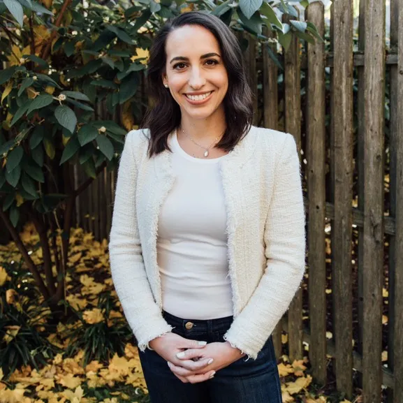 Ashley | Money Expert & CFP®️