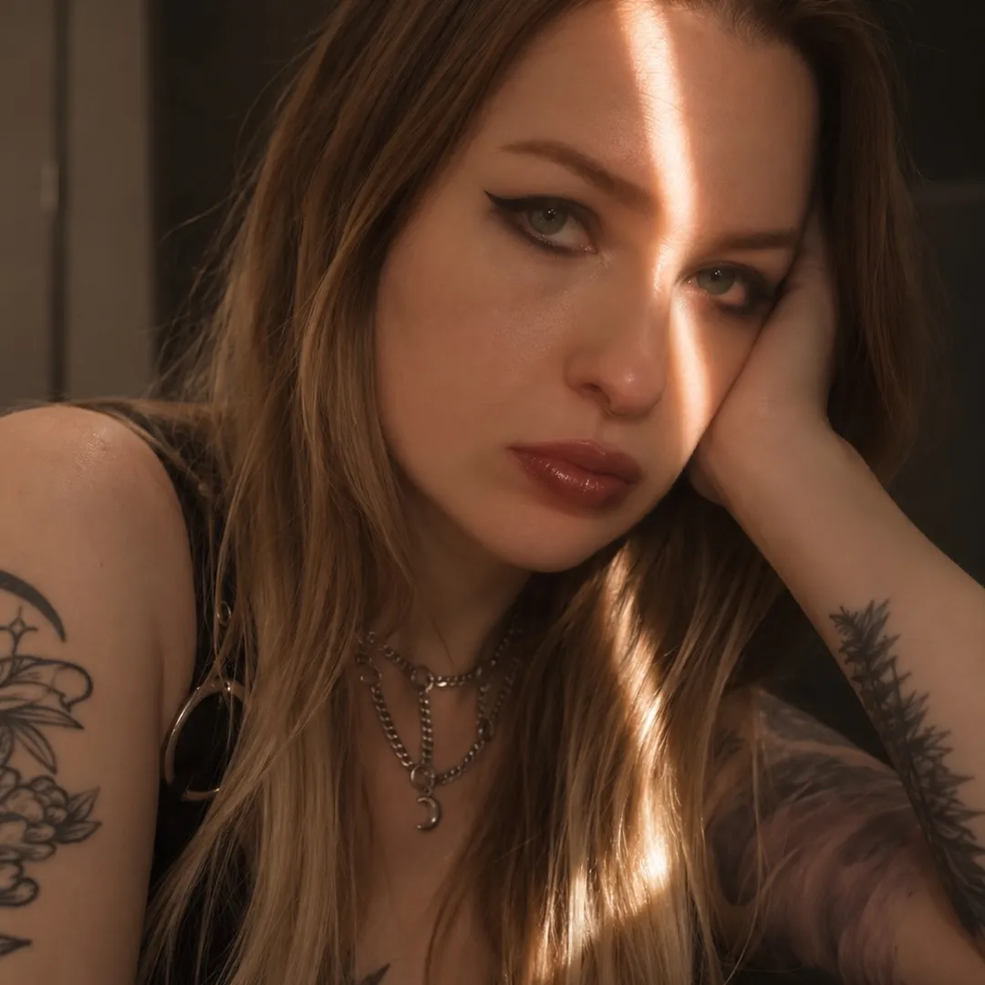 Joanna T. Wolfie ☾ Content Creator