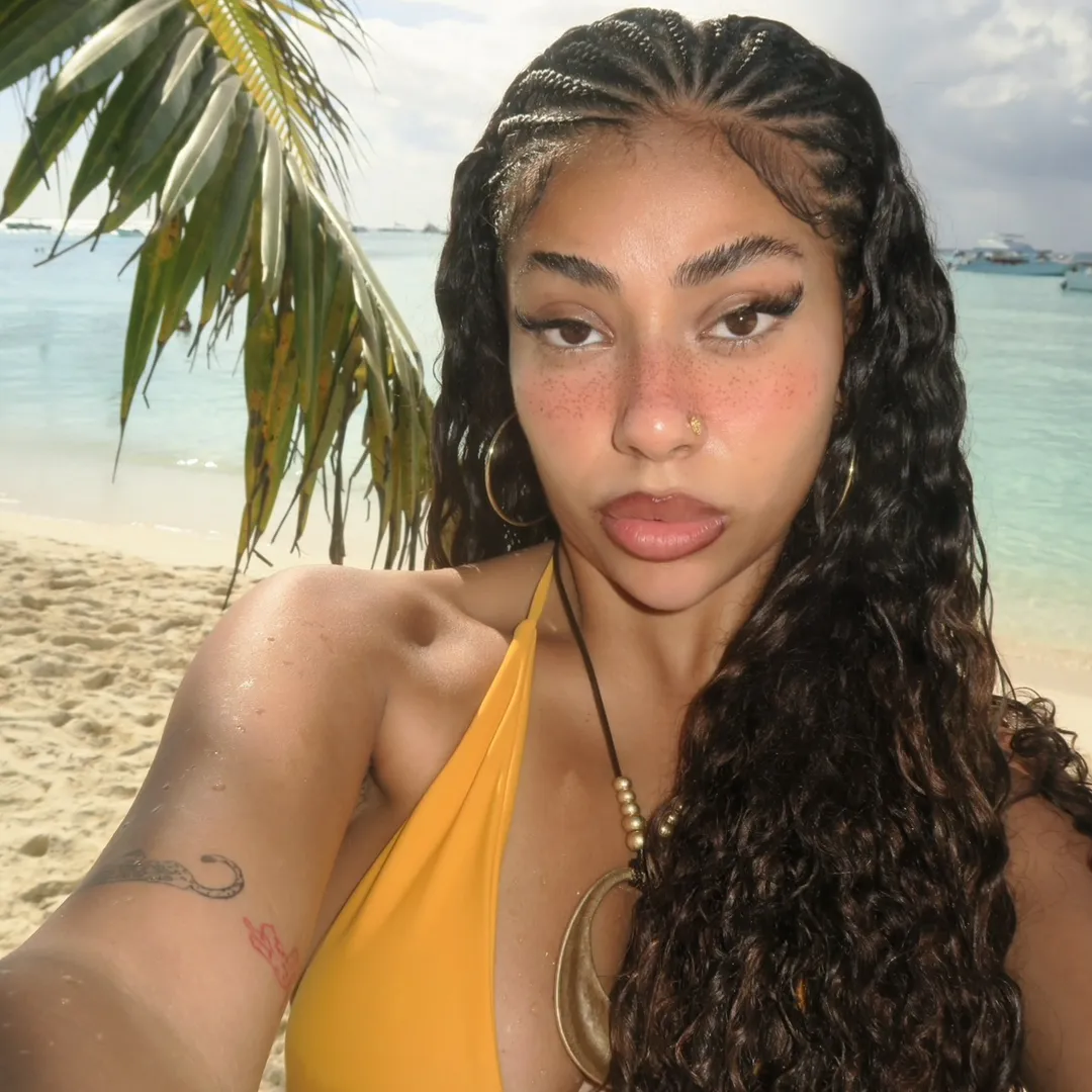 𝑒𝓂𝒾𝓁𝓎 𝒹𝑒𝓂𝒾𝒶𝓃