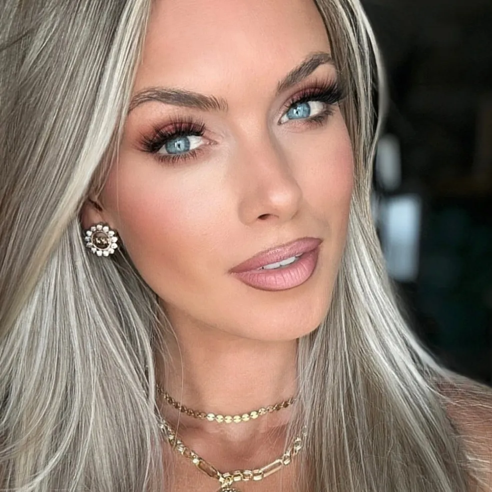 HannaLee Marie | Makeup Artist & Entrepreneur