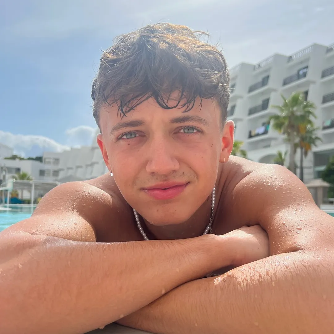 Lewis Leigh