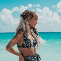 Bryn Elise: Travel & Hustle