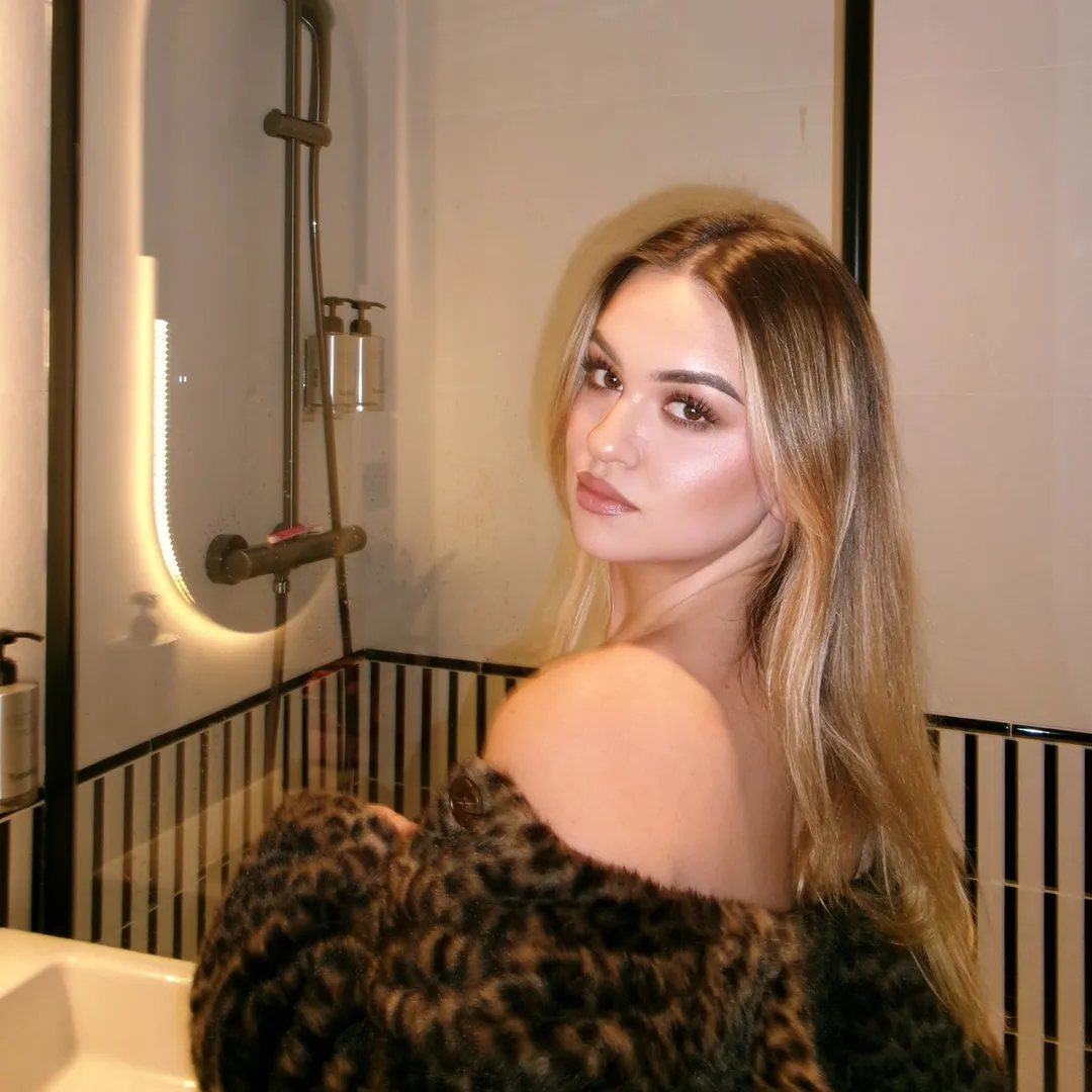 Manon Crisologo
