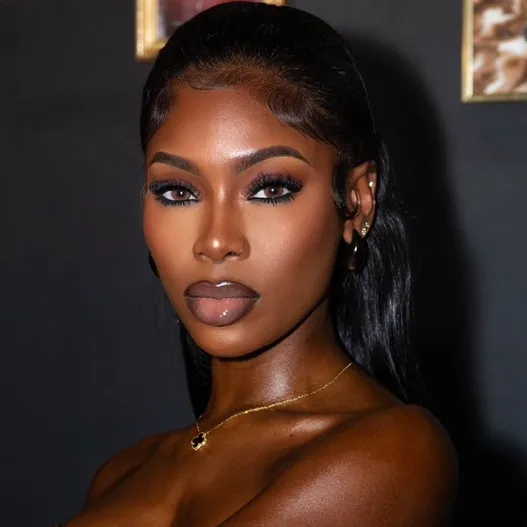 Miss Shara Laurie 🕷️