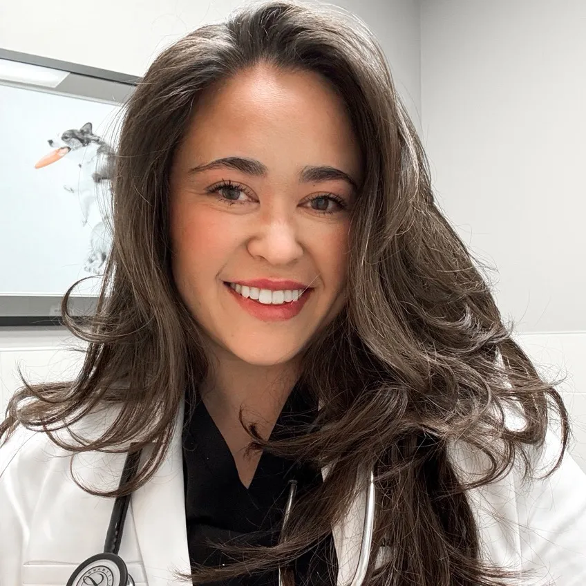 Kristi Crow, Dvm | Veterinarian 🐶