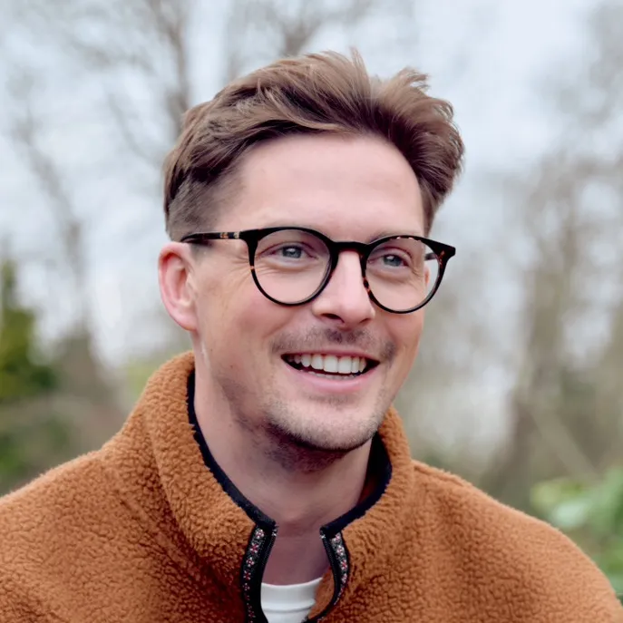 Dr Alex George