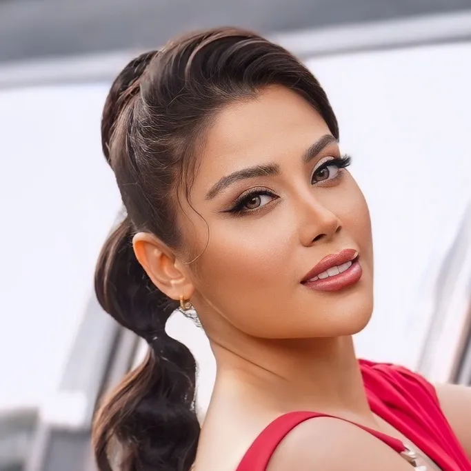 Nazanin Hamedani Pour