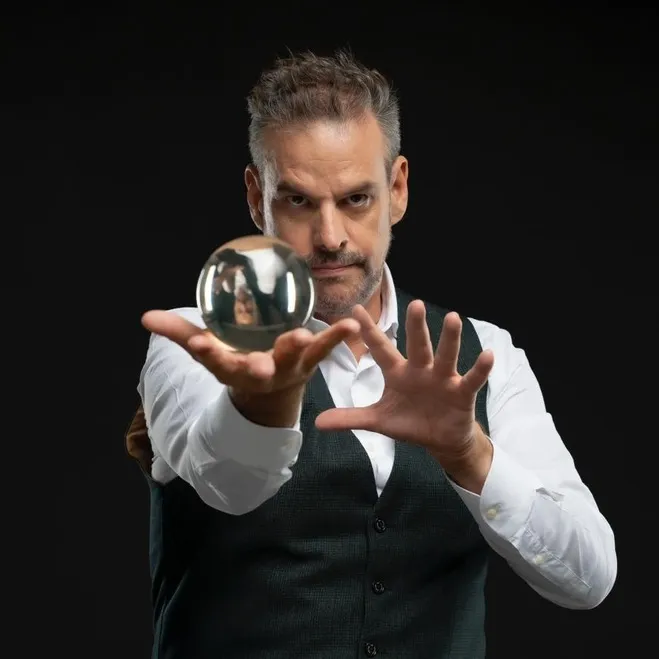 Jorge Astyaro (Hipnotizador)