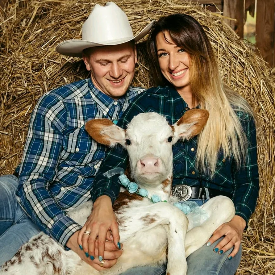 Hej! Jestem Doris🌻 W Moim świecie ROLNICTWO Jest Kobietą 🚜💜 👩🏼🌾