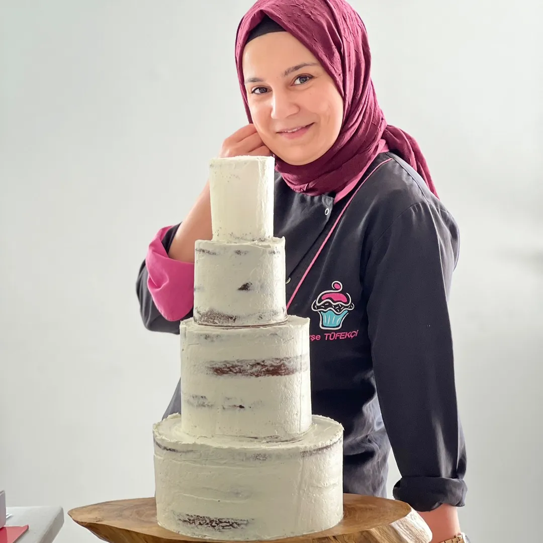 Süslü Hayaller Mutfağı (Ayşe Tüfekçi)