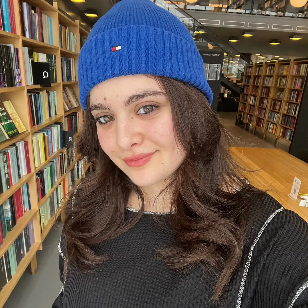 Isabella R. Saleh | Bellalearns: Self-education & Ai