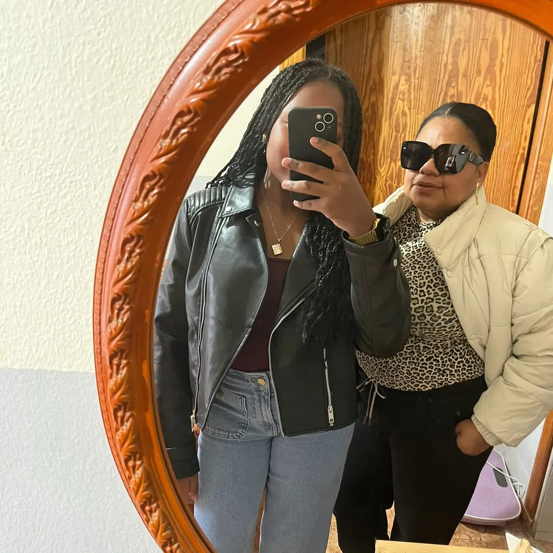 MARIBEL Y KIMBERLY