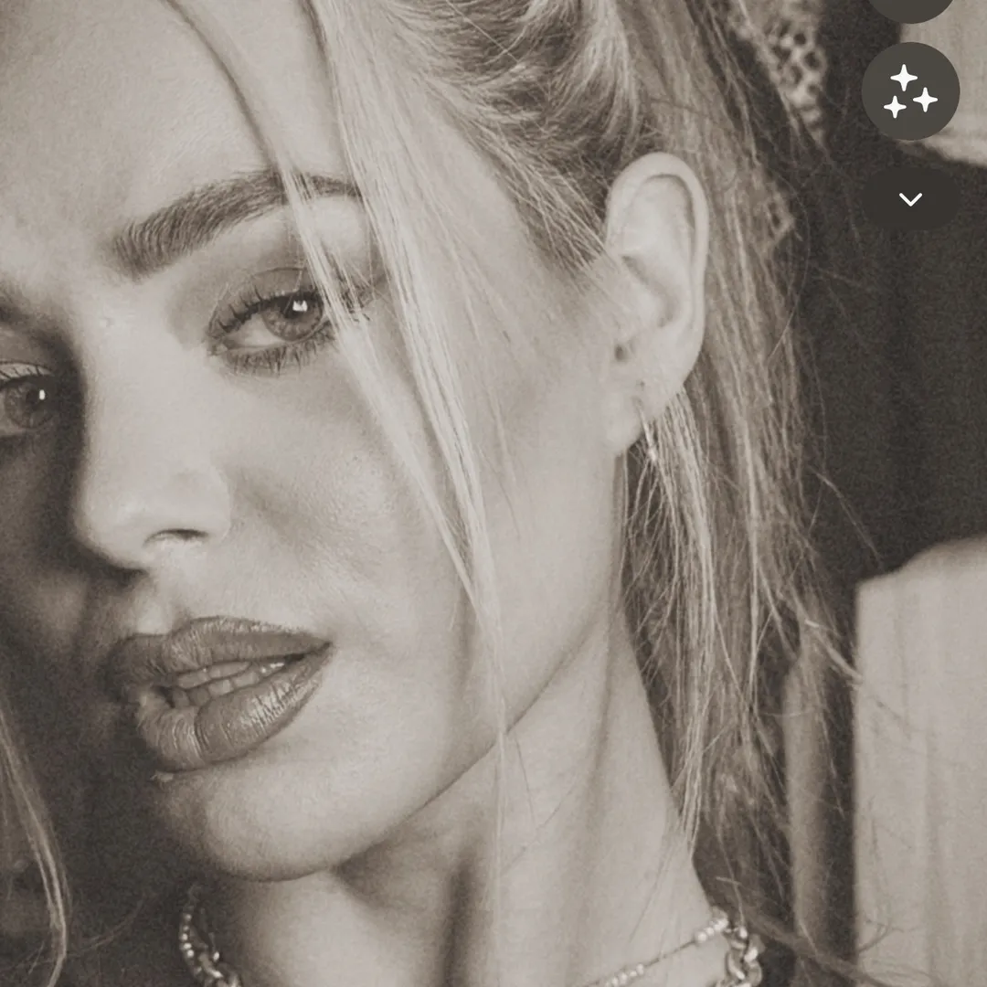♛ Ebony May Maude ♛