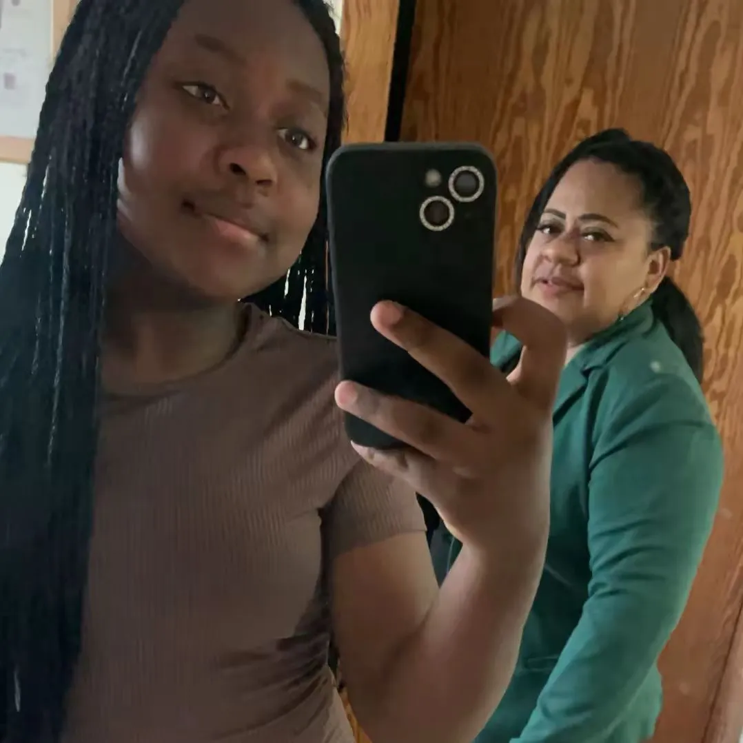 MARIBEL Y KIMBERLY