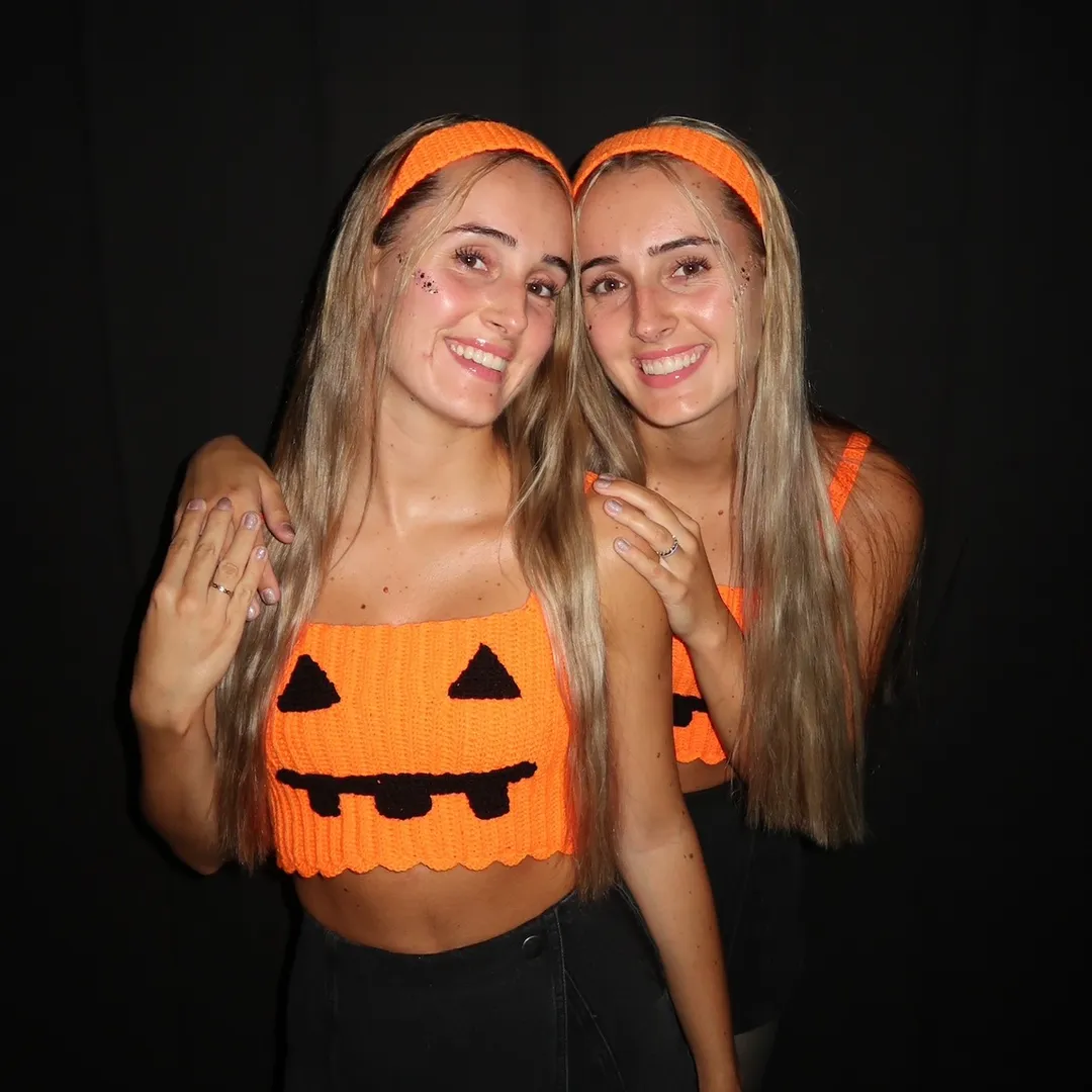 Leonie And Sophie ? | 23 Y/o