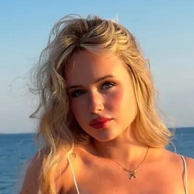 BRIANA LYNN