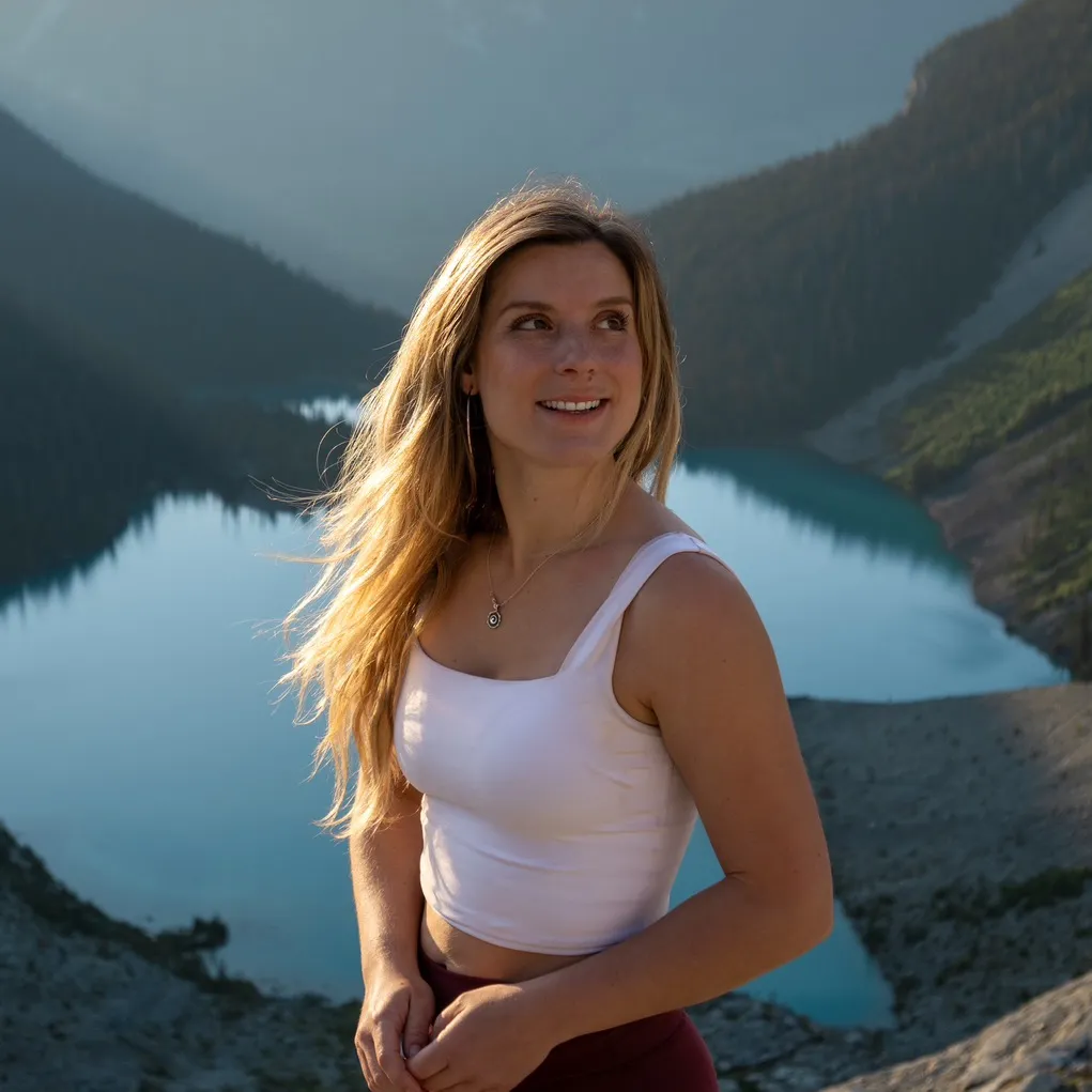 Sonia Lence ↟ Hiking, Snowboard, Travel