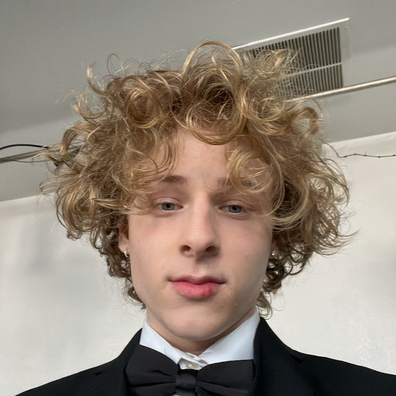Lev Cameron ®