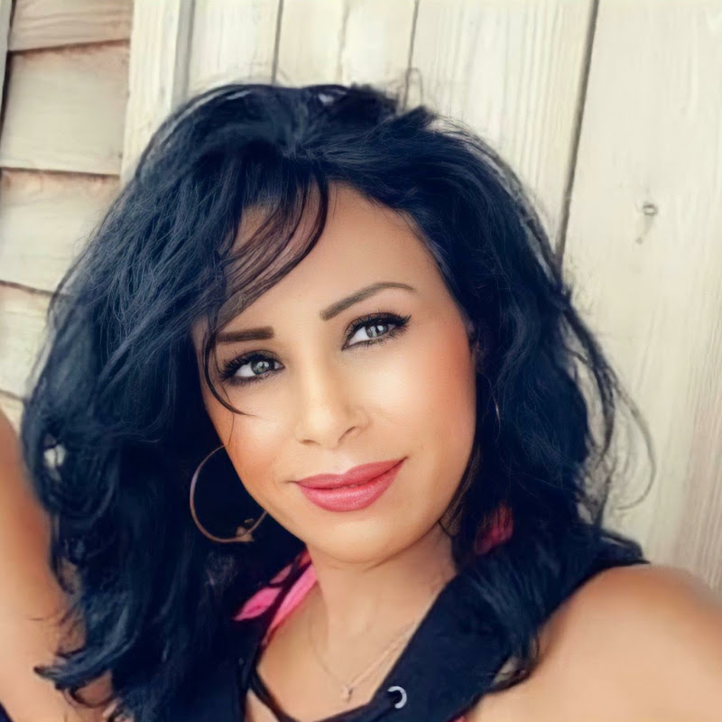 Lady Awatif مغربية في هولندا